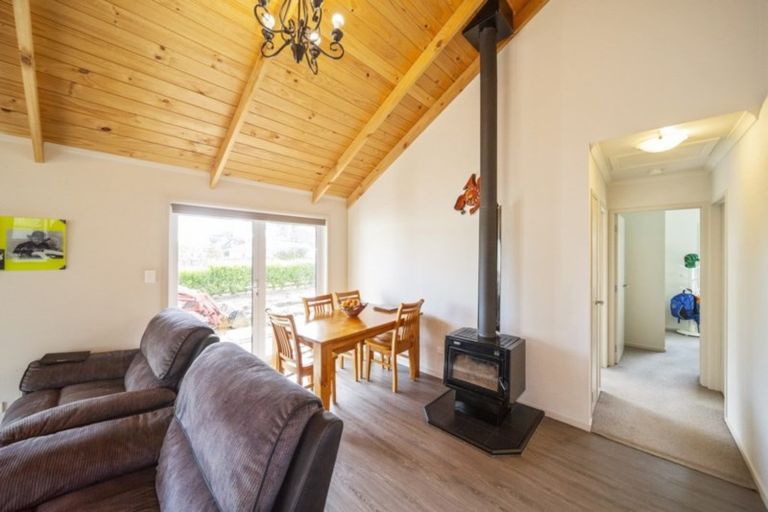 Photo of property in 4 Montague Grove, Stratford, 4332