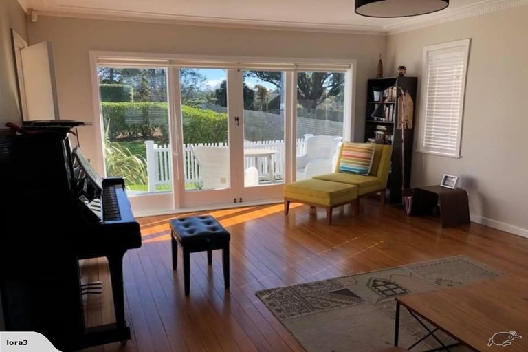 Photo of property in 29 Glenview Road, Glen Eden, Auckland, 0602