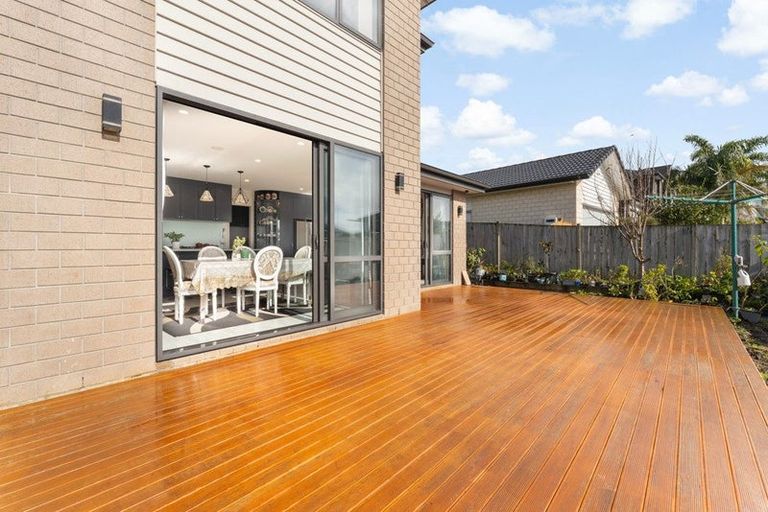 Photo of property in 24 Mettam Drive, Swanson, Auckland, 0614