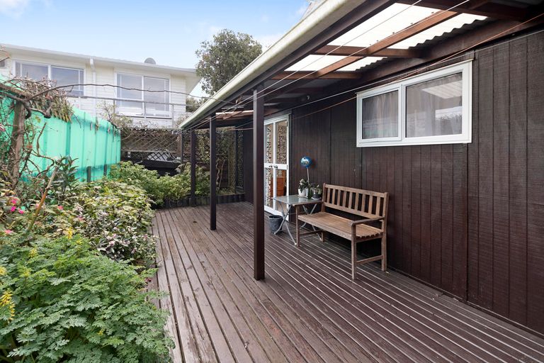 Photo of property in 2 Bellringer Road, Massey, Auckland, 0614