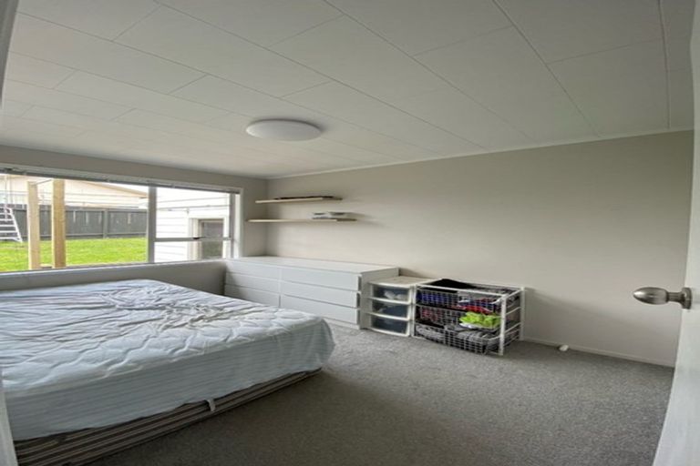 Photo of property in 18 Shalimar Place, Clover Park, Auckland, 2019