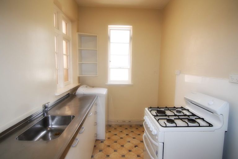 Photo of property in 20d Portland Crescent, Thorndon, Wellington, 6011