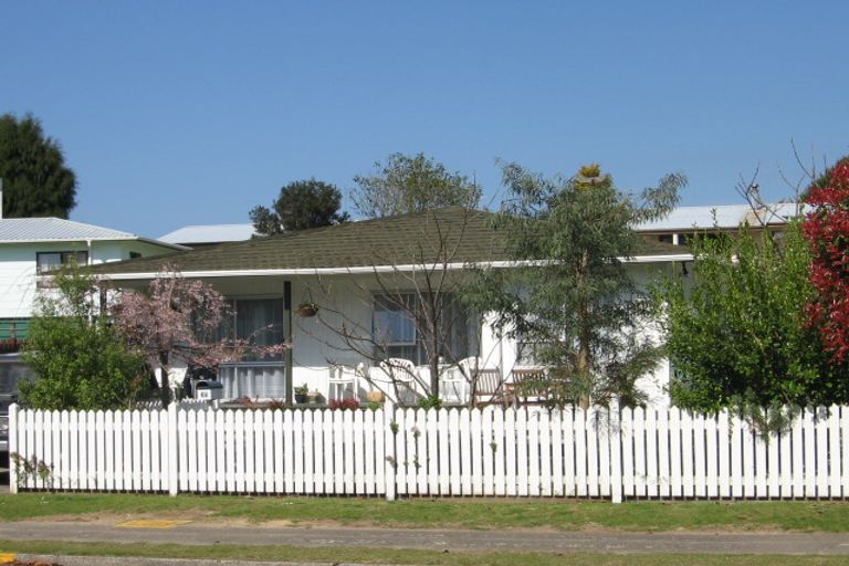 Photo of property in 6a Goldie Street, Pukehangi, Rotorua, 3015