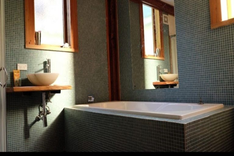 Photo of property in 73a Wellington Road, Paekakariki, 5034