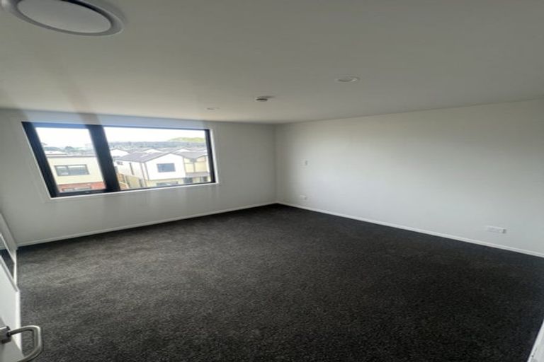 Photo of property in 14 Te Puketoka Lane, Mangere, Auckland, 2022