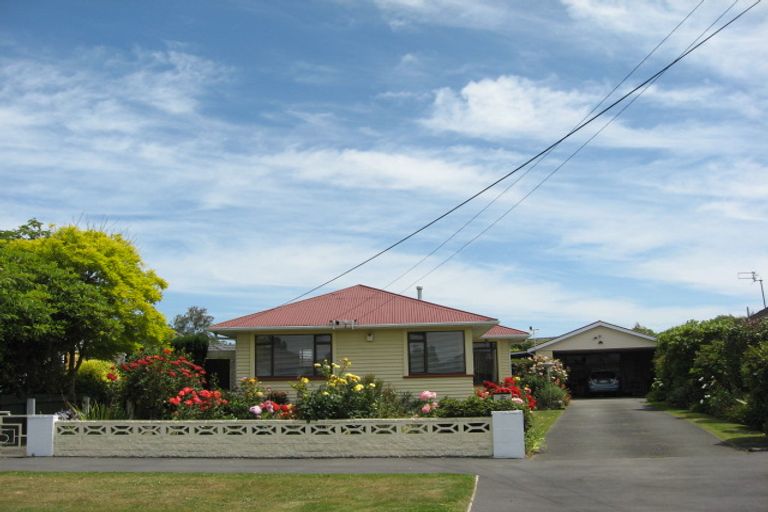 Photo of property in 15 Emlyn Place, Avondale, Christchurch, 8061