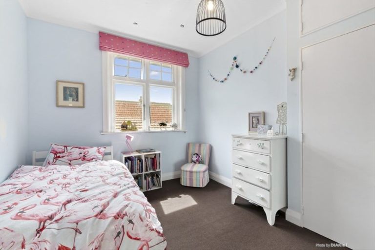 Photo of property in 14 Glen Road, Kelburn, Wellington, 6012