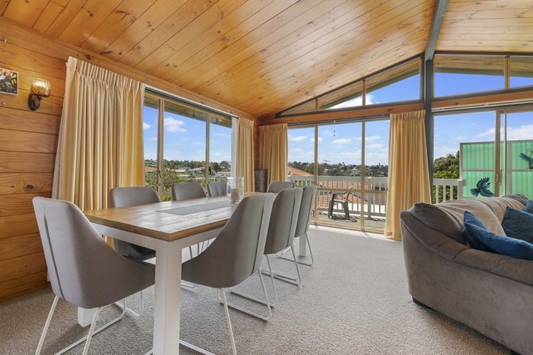 Photo of property in 2/442 Beach Road, Murrays Bay, Auckland, 0630