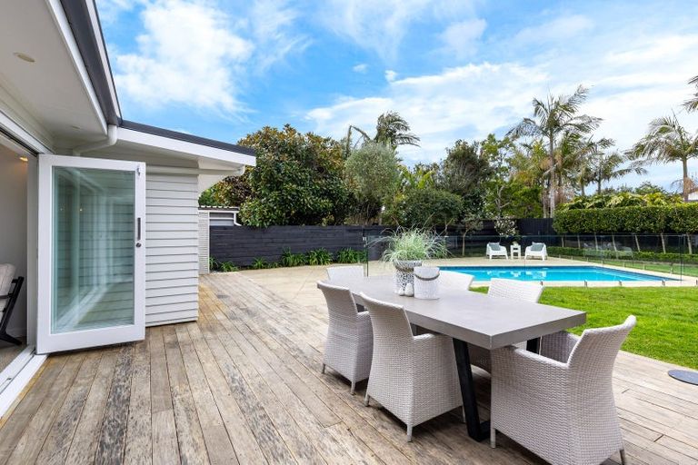 Photo of property in 106 St Heliers Road, Saint Heliers, Auckland, 1071