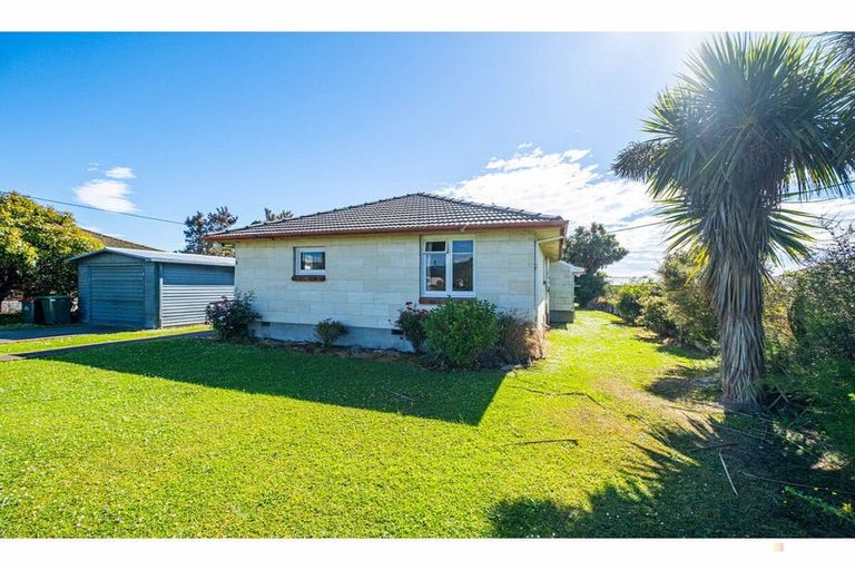 Photo of property in 6 Parsonage Road, Waimate, 7924