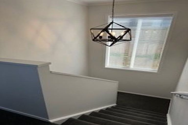 Photo of property in 8 Tainui Terrace, Tawa, Wellington, 5028