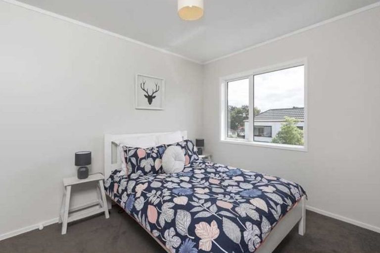 Photo of property in 44 Sungrove Rise, Sunnyvale, Auckland, 0612