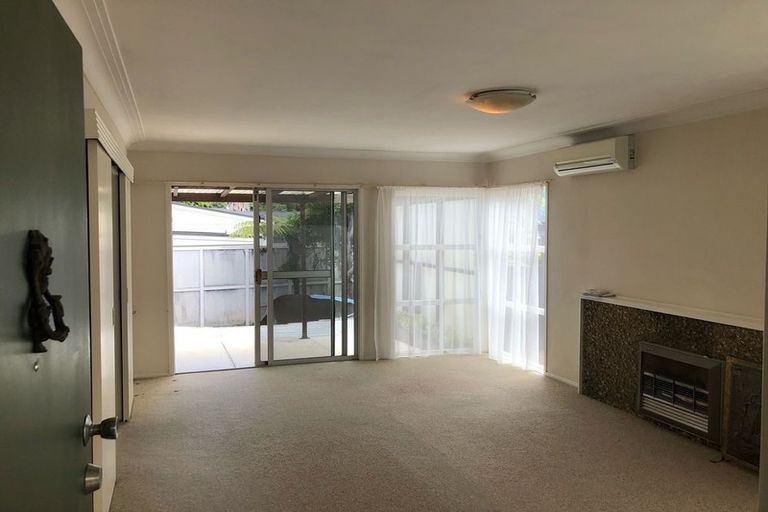 Photo of property in 2 Mander Place, Bucklands Beach, Auckland, 2012