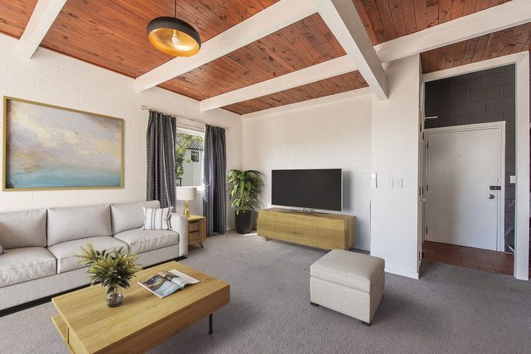 Photo of property in 25/10 Pitarua Street, Thorndon, Wellington, 6011