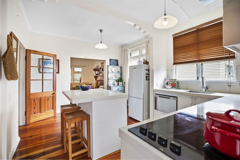 Photo of property in 108 Main Road, Tawa, Wellington, 5028