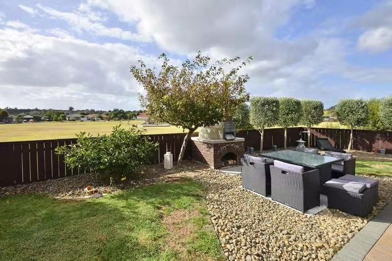 Photo of property in 22 Castlehill Court, Wattle Downs, Auckland, 2103