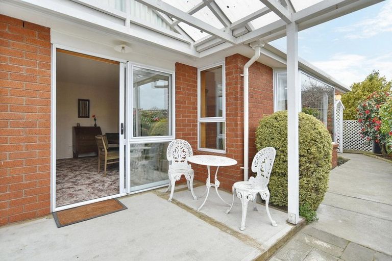 Photo of property in 2/23a Meadow Street, Papanui, Christchurch, 8052