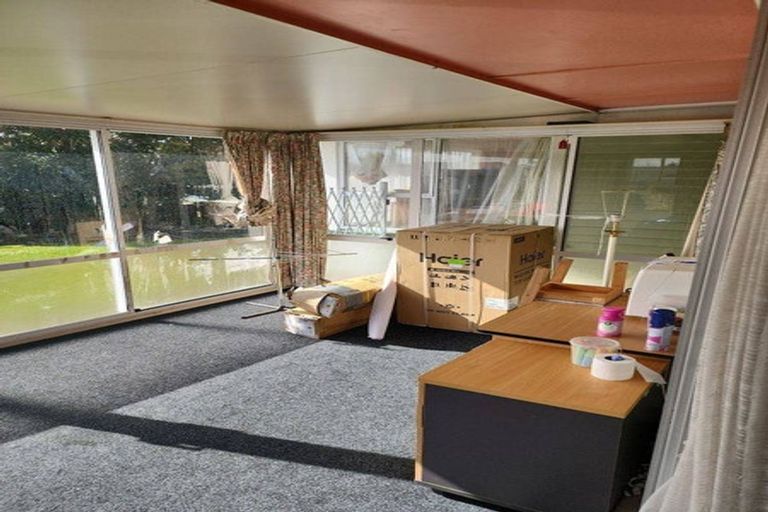 Photo of property in 10 Hooks Road, Manurewa, Auckland, 2102