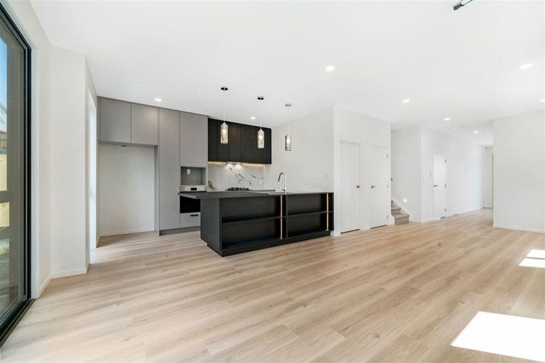 Photo of property in 5 Clara Road, Silverdale, 0932