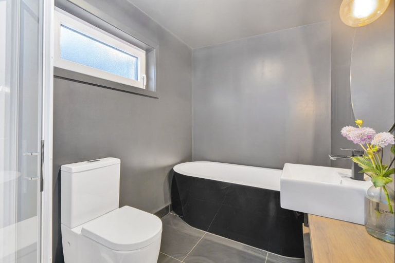 Photo of property in 19 Grandview Road, Lake Hawea, 9382