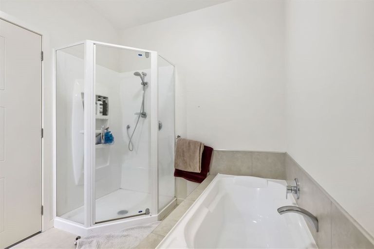 Photo of property in 10 Treetops Way, Bayview, Auckland, 0629