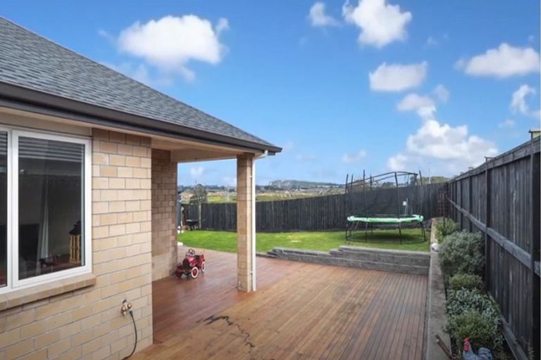 Photo of property in 95 Parkhaven Drive, Rosehill, Papakura, 2113