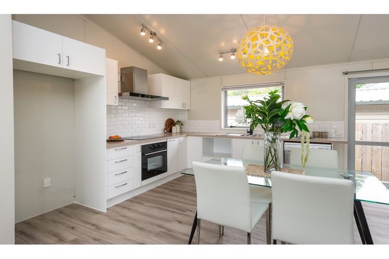 Photo of property in 652b Barbadoes Street, Edgeware, Christchurch, 8013