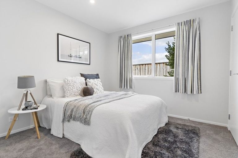 Photo of property in 28 Feist Street, Carterton, 5713