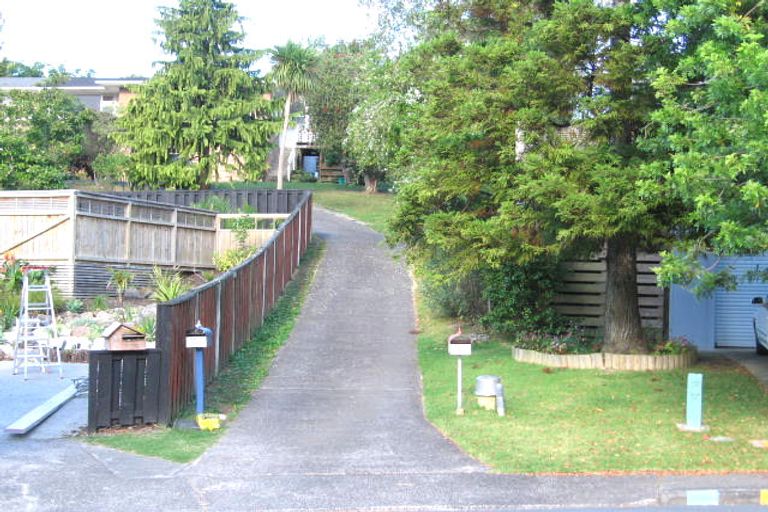 Photo of property in 1/6 Palawan Place, Torbay, Auckland, 0630