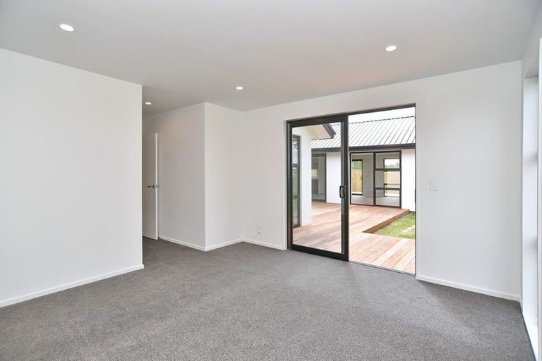Photo of property in 21 Malaga Crescent, Harewood, Christchurch, 8051