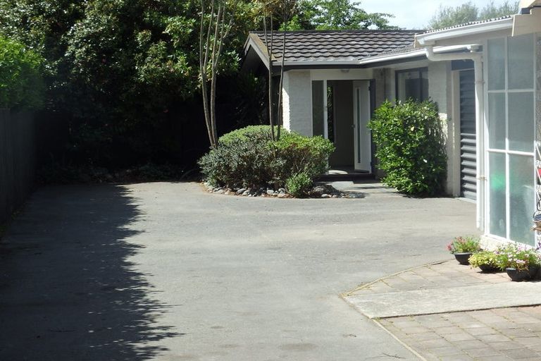Photo of property in 1/12 Glenharrow Avenue, Avonhead, Christchurch, 8042