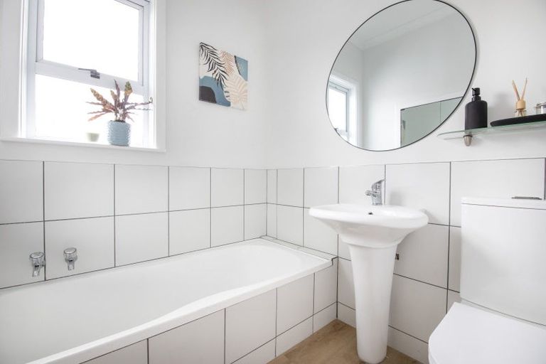 Photo of property in 19 Harpham Street, Taradale, Napier, 4112