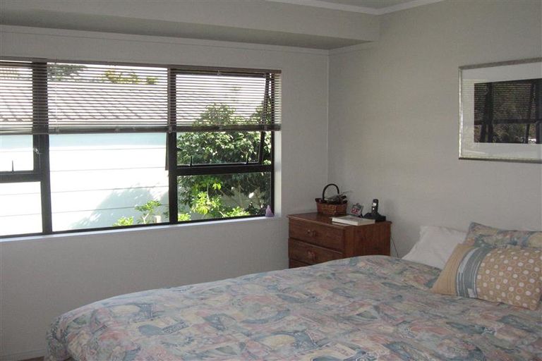 Photo of property in 78 Yeovil Road, Te Atatu Peninsula, Auckland, 0610