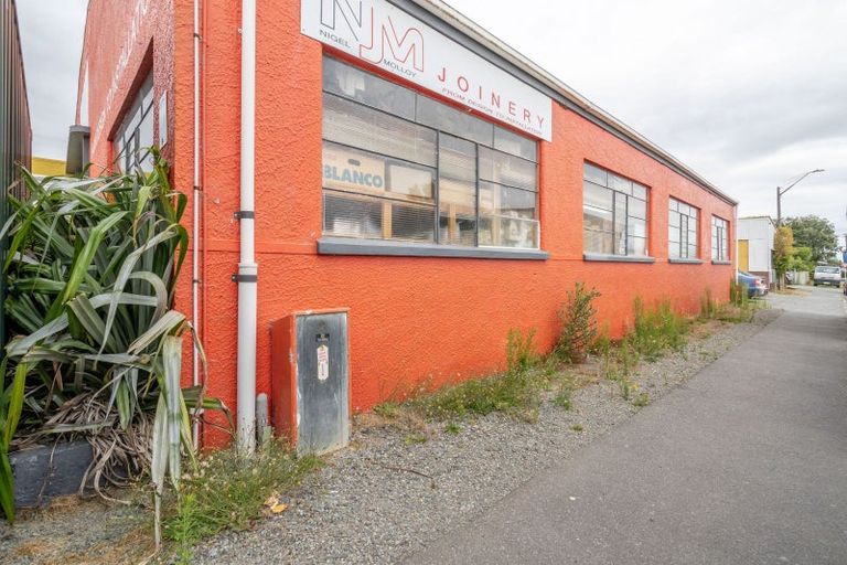 Photo of property in 3/304 Great North Road, Henderson, Auckland, 0612