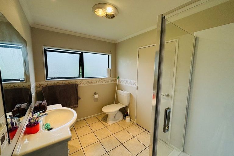 Photo of property in 20a Hira Street, Waikanae, 5036