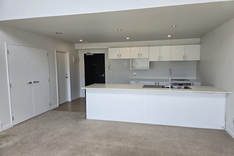 Photo of property in 2d/136 Stancombe Road, Flat Bush, Auckland, 2016