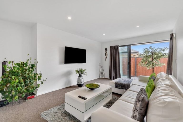 Photo of property in 23 Little Oaks Drive, Yaldhurst, Christchurch, 8042