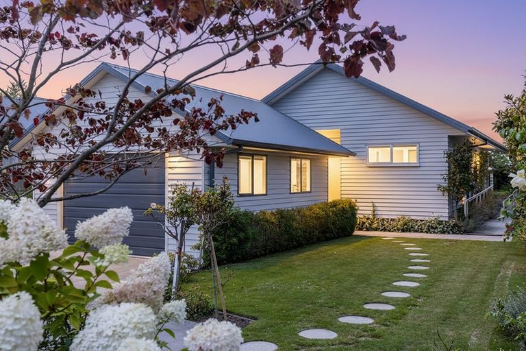 Photo of property in 8 Winton Street, St Albans, Christchurch, 8014