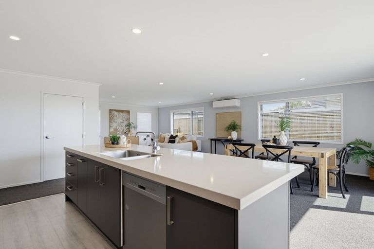 Photo of property in 47 Kotiate Street, Papamoa, 3118
