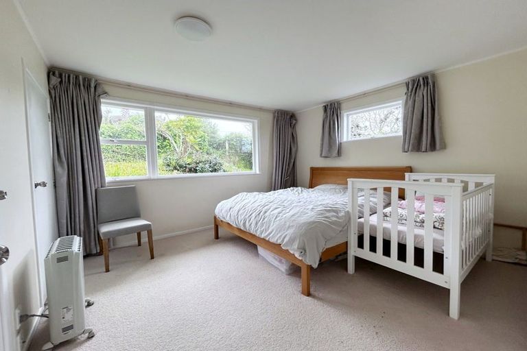 Photo of property in 6 Cypress Place, Sunnynook, Auckland, 0620