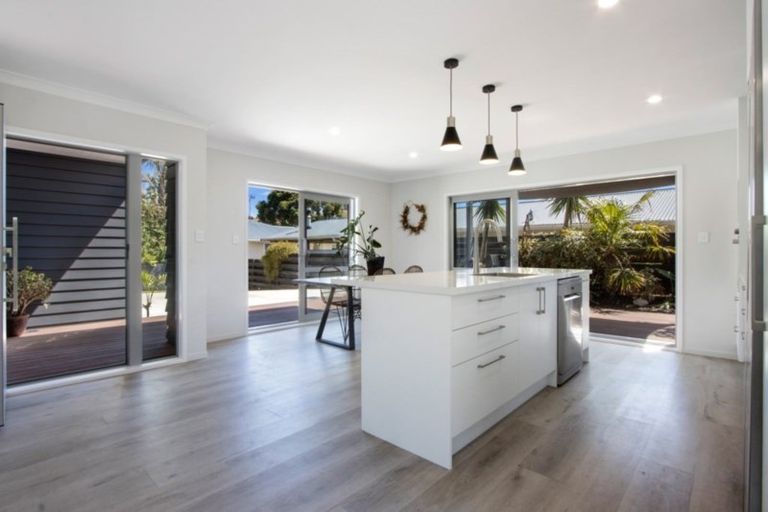 Photo of property in 11a Hillview Road, Waihi Beach, 3611