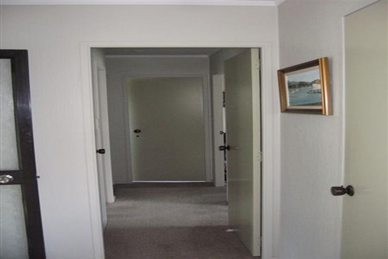 Photo of property in 78 Yeovil Road, Te Atatu Peninsula, Auckland, 0610