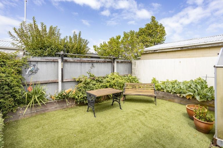 Photo of property in 11 Freebairn Street, Redwood, Christchurch, 8051