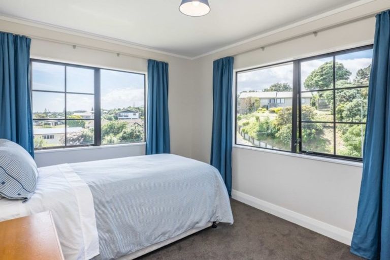 Photo of property in 42 Hicks Crescent, Waikanae Beach, Waikanae, 5036