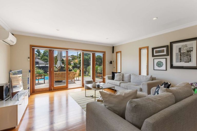 Photo of property in 2/81 Nile Road, Milford, Auckland, 0620