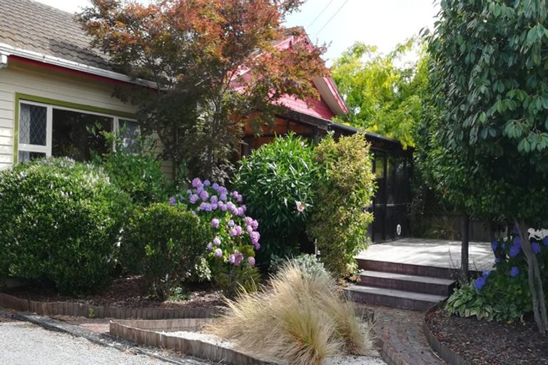 Photo of property in 1/10 Gamblins Road, Saint Martins, Christchurch, 8022