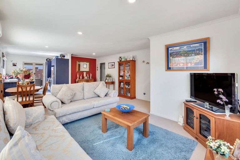 Photo of property in 69 Espalier Drive, Henderson, Auckland, 0612