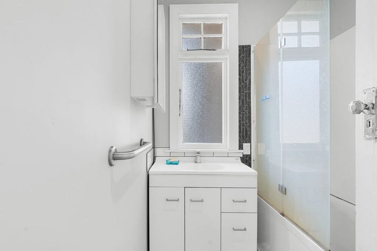 Photo of property in 257 Ferry Road, Waltham, Christchurch, 8011