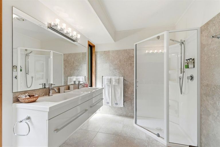 Photo of property in Twin Waters Lodge, 30 Totara Avenue, Collingwood, 7073