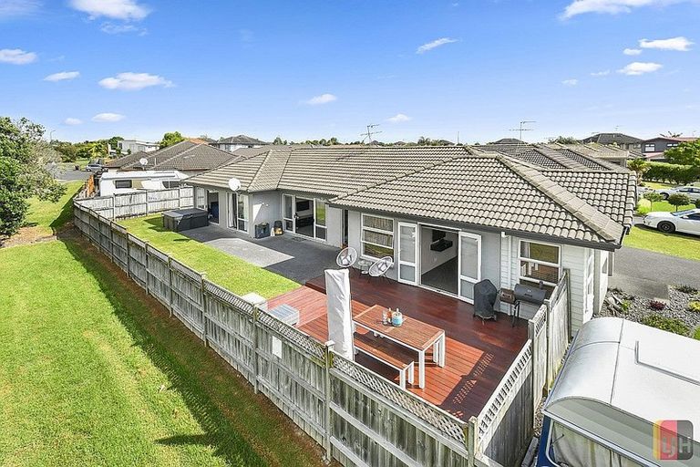 Photo of property in 50 Stranraer Crescent, Wattle Downs, Auckland, 2103